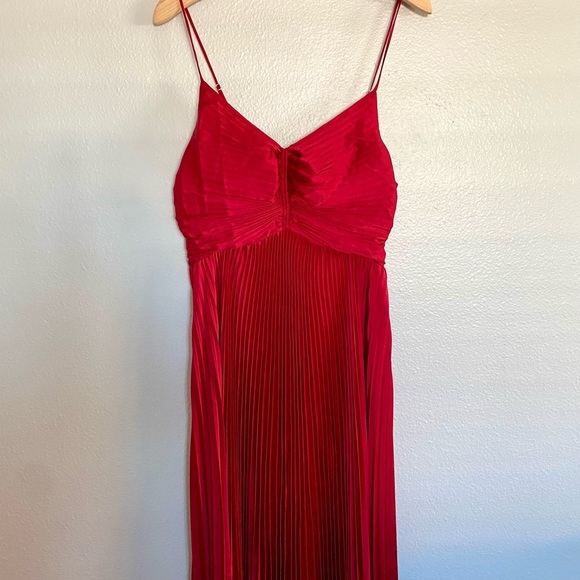 WHITE HOUSE + BLACK MARKET Red Gown Mini Pleat Maxi Dress - Picture 6 of 9